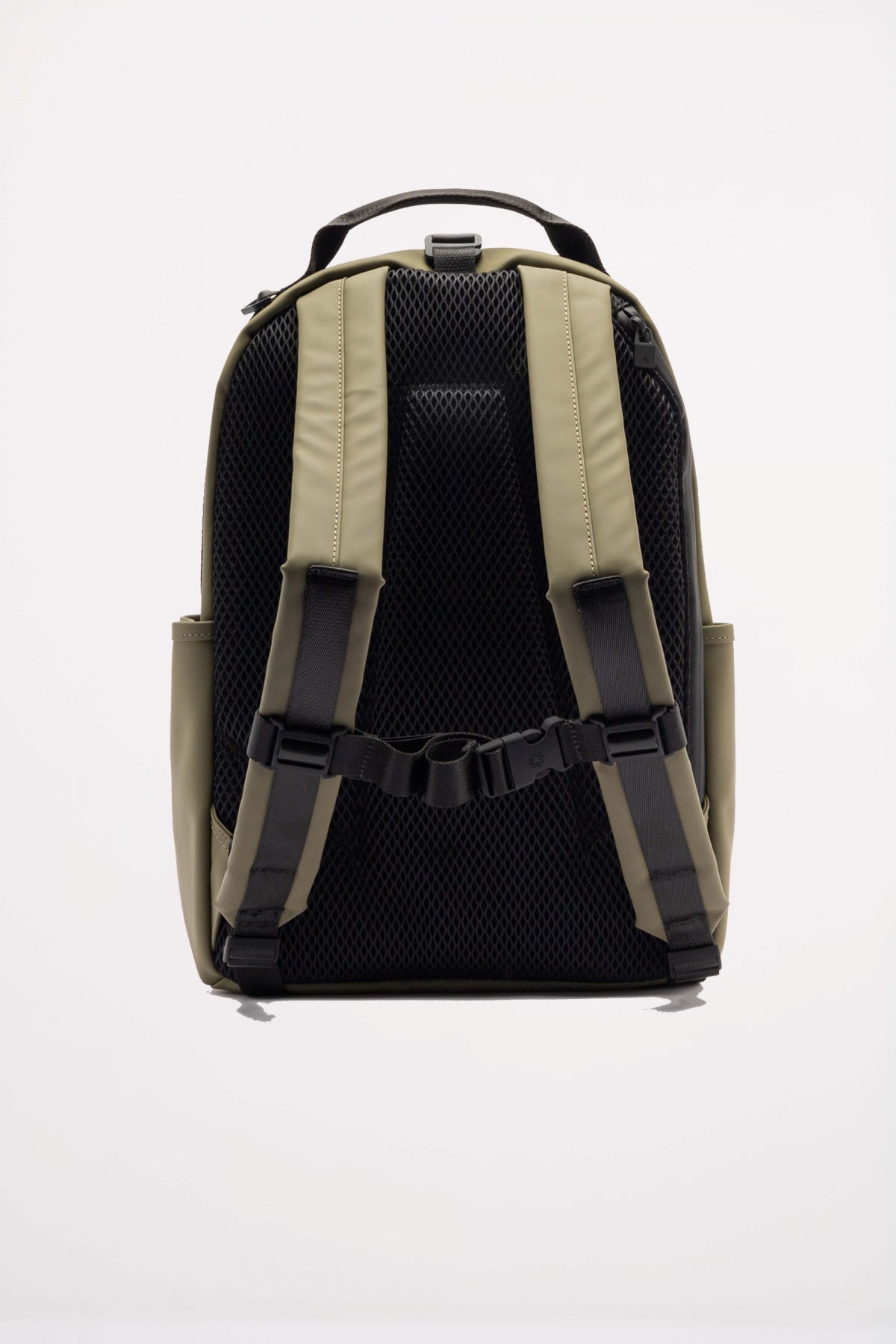 RAINS CLIP FRONT BACKPACK W en color VERDE  (2)