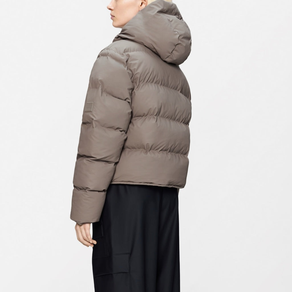 RAINS R ALTA SHORT PUFFER JACKET WT en color BEIS  (5)