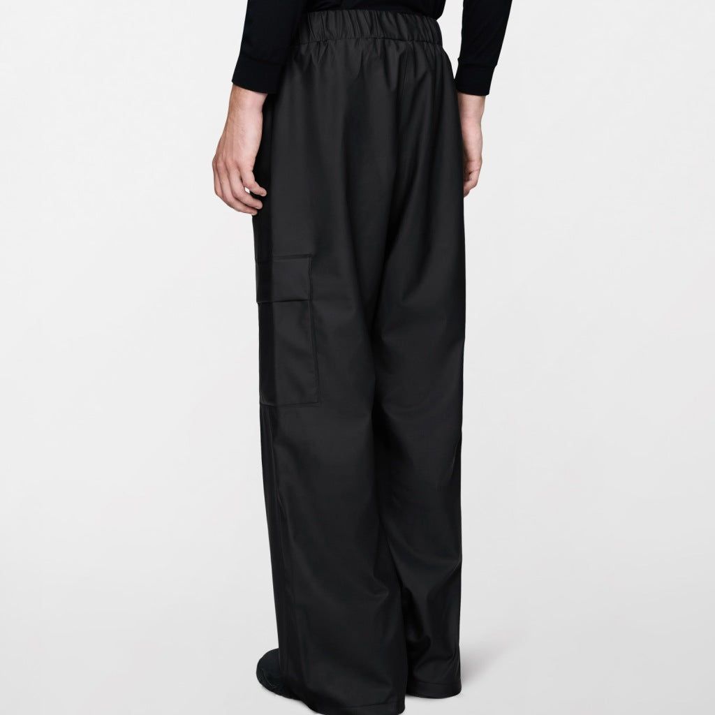 RAINS R CARGO RAIN PANTS WIDE W en color NEGRO  (5)