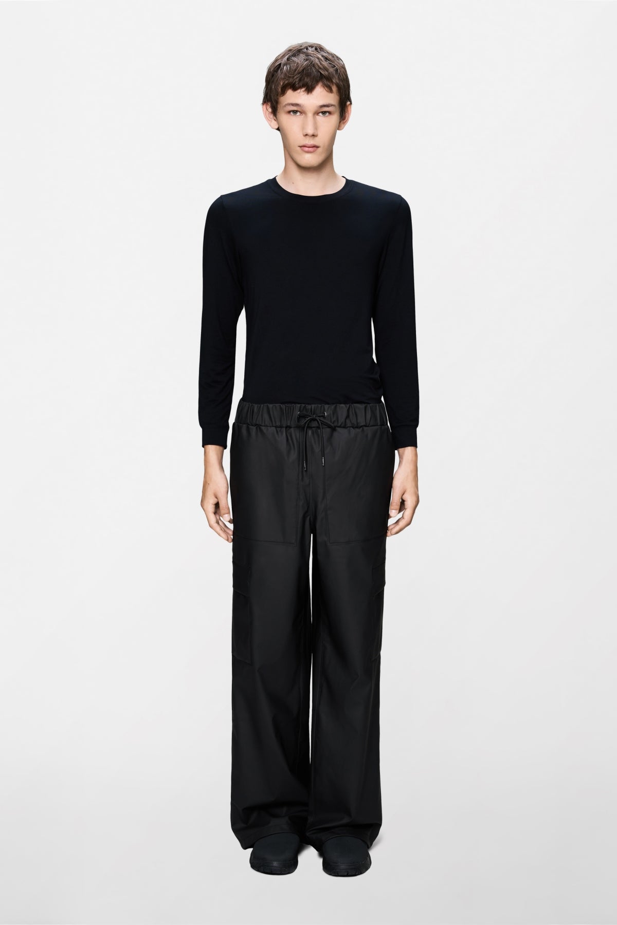 RAINS R CARGO RAIN PANTS WIDE W en color NEGRO  (1)