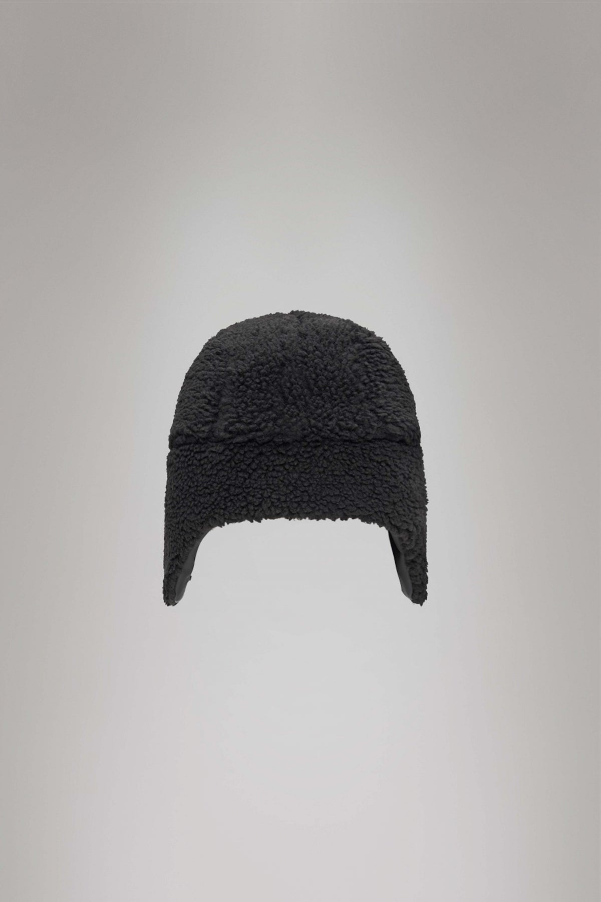 RAINS  FLEECE TRAPPER HAT WT  en color NEGRO  (2)