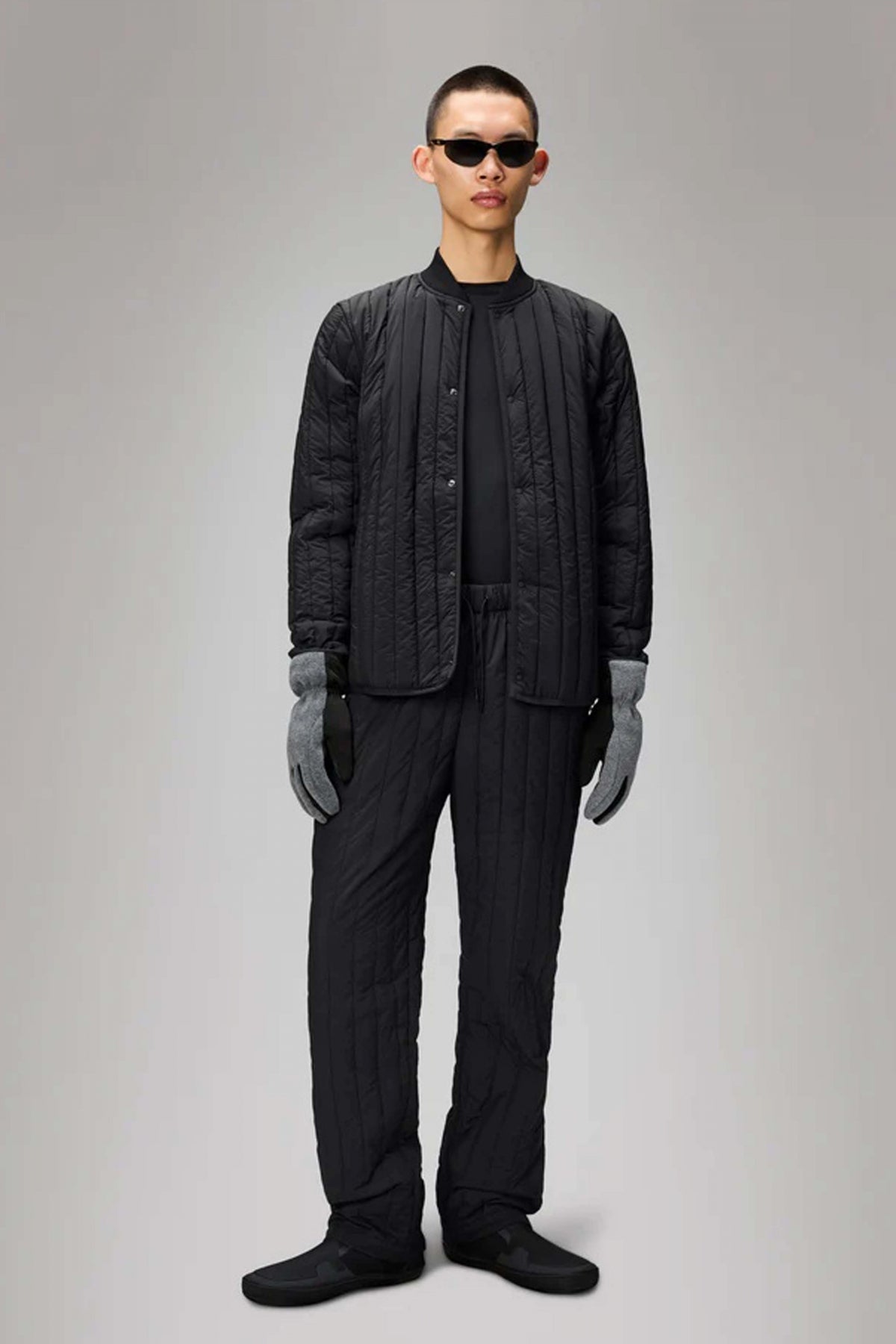RAINS BANJA LINER BOMBER JACJET T en color NEGRO  (4)