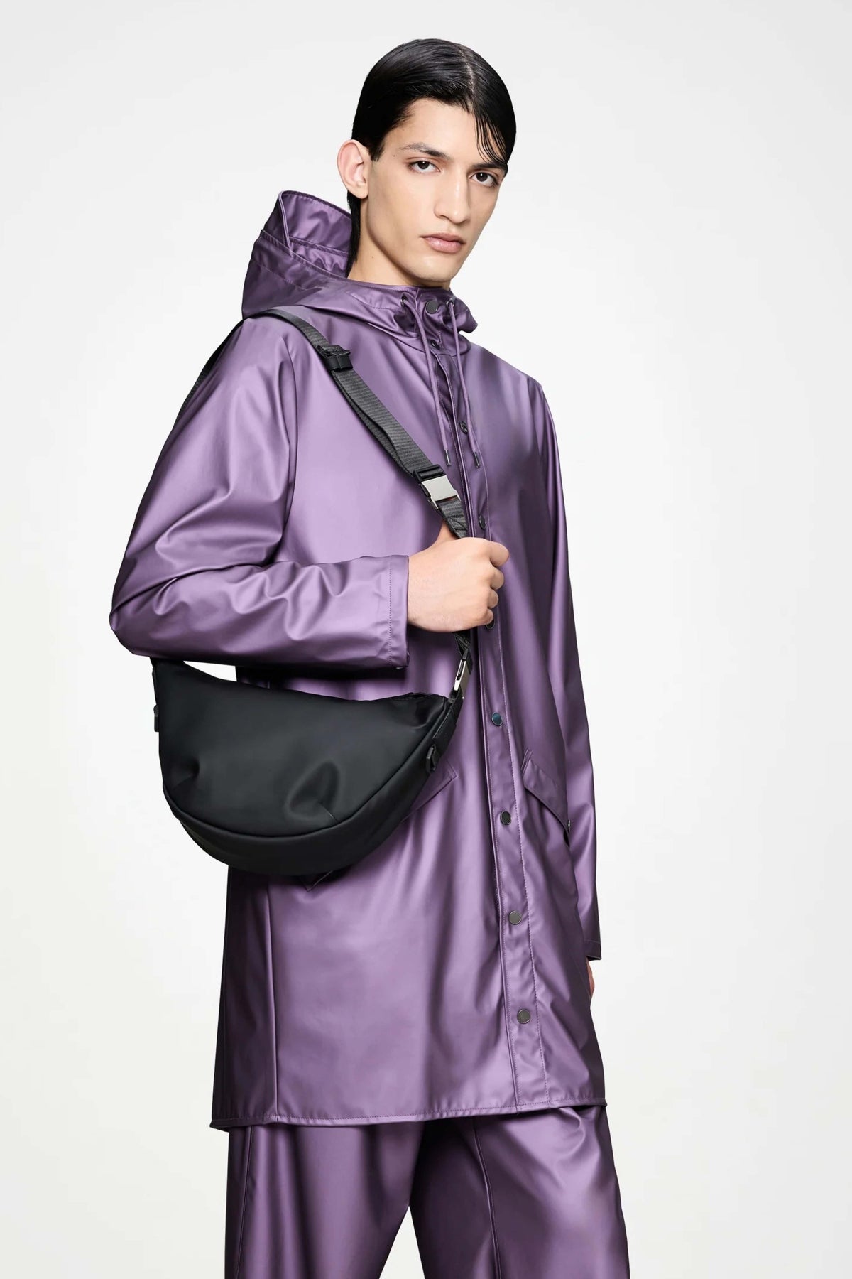 RAINS SHOULDER BAG W en color NEGRO  (4)