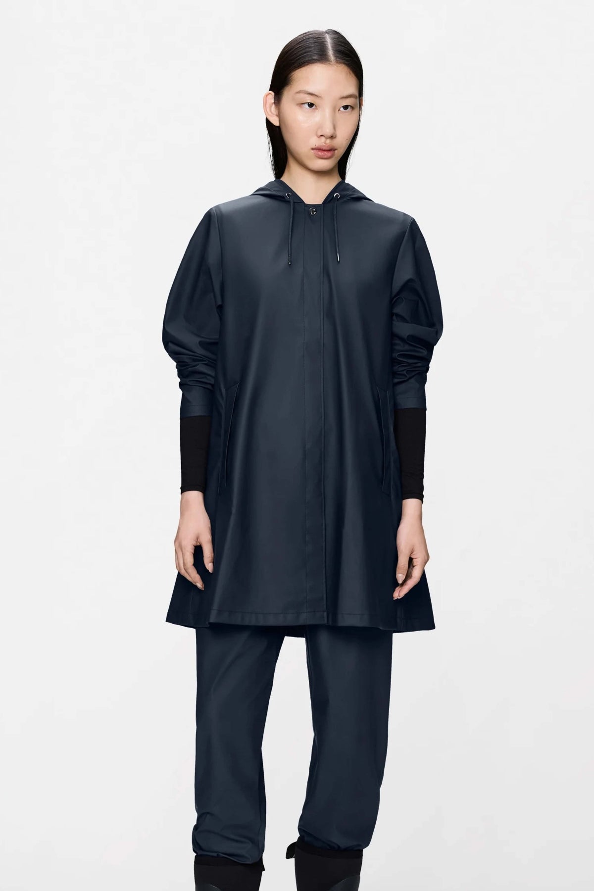 RAINS  LINE W JACKET W  en color AZUL  (1)