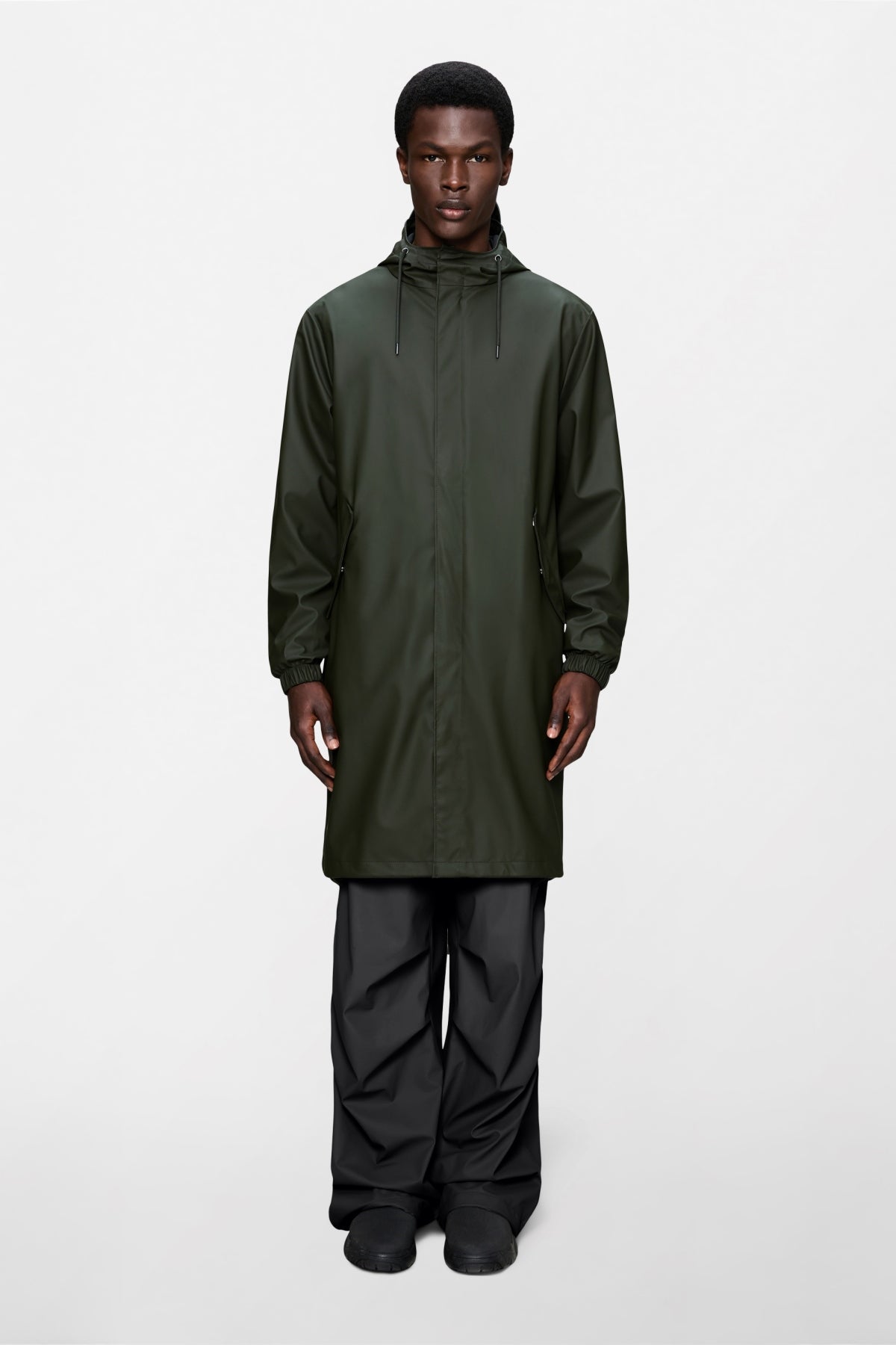 RAINS R FISHTAIL PARKA W en color VERDE  (1)