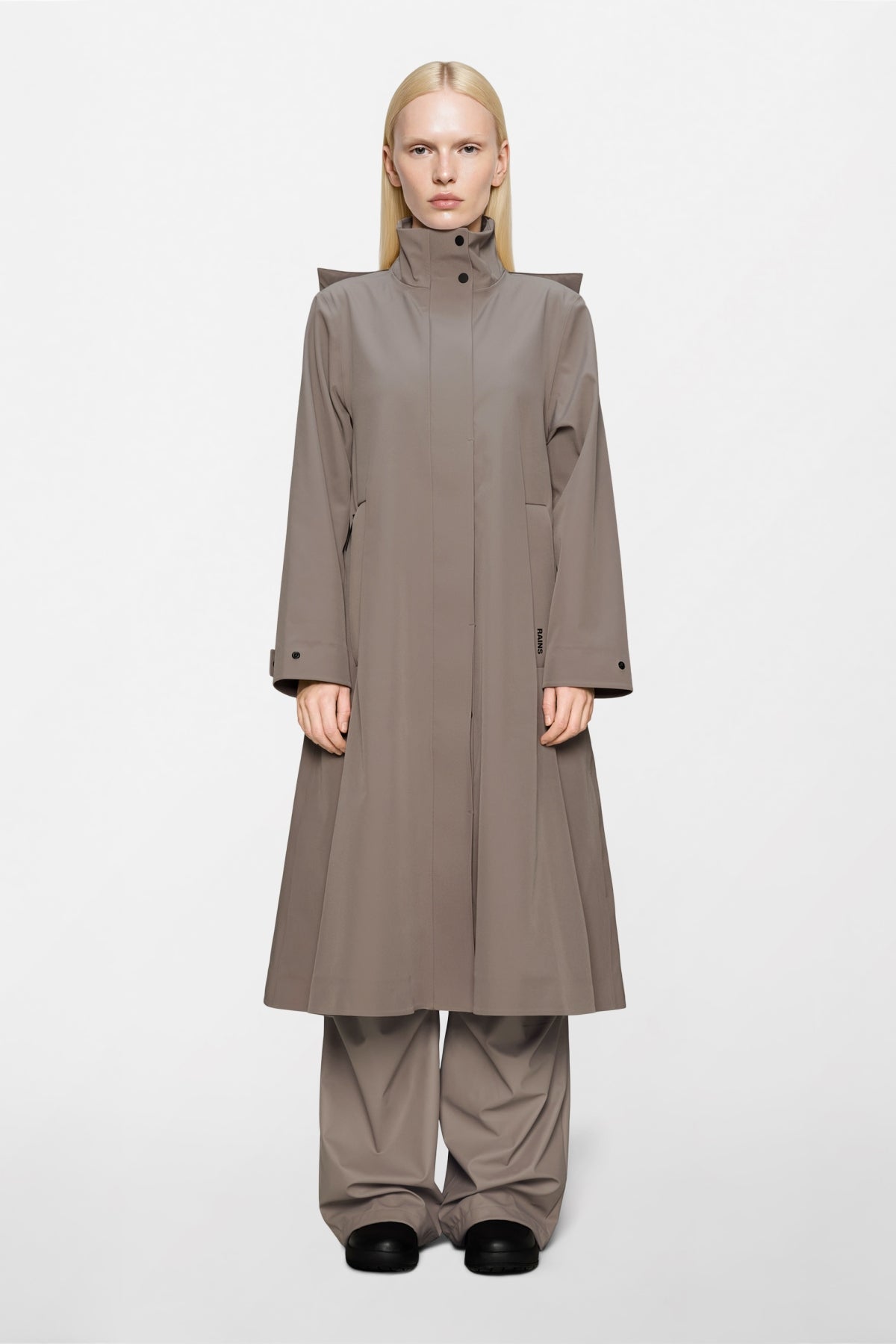 RAINS R SUVA SOFTSHELL LINE JACKET W en color BEIS  (1)