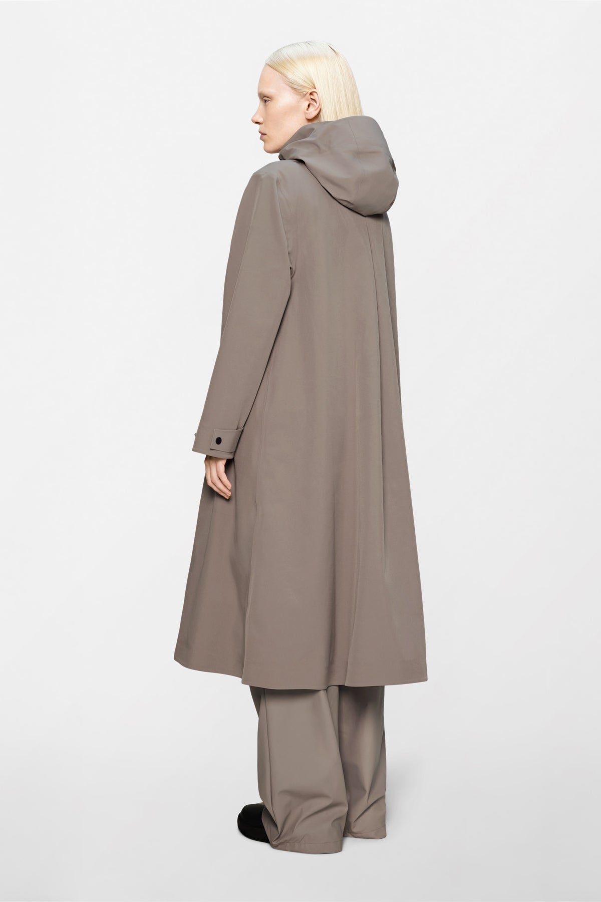 RAINS R SUVA SOFTSHELL LINE JACKET W en color BEIS  (2)