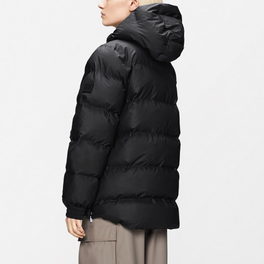 RAINS R ALTA LINE PUFFER JACKET WT en color NEGRO  (5)