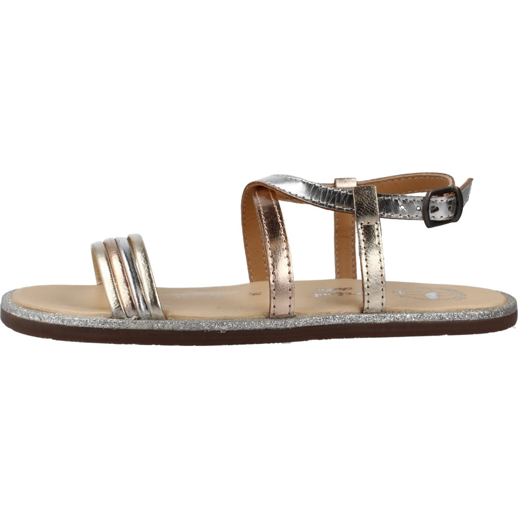 CHETTO SANDALIA EN PIEL ELEGANTE - BAREFOOT en color PLATA  (2)