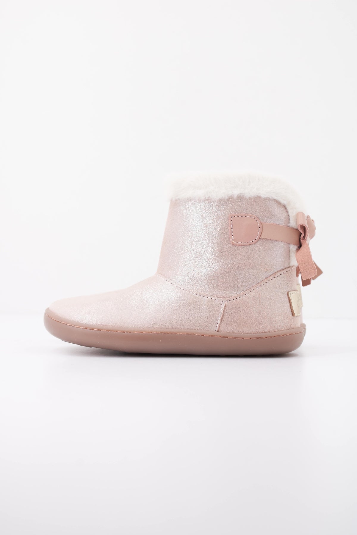 CHETTO BOTIN BAREFOOT DE PIEL CON LAZO en color ROSA  (1)