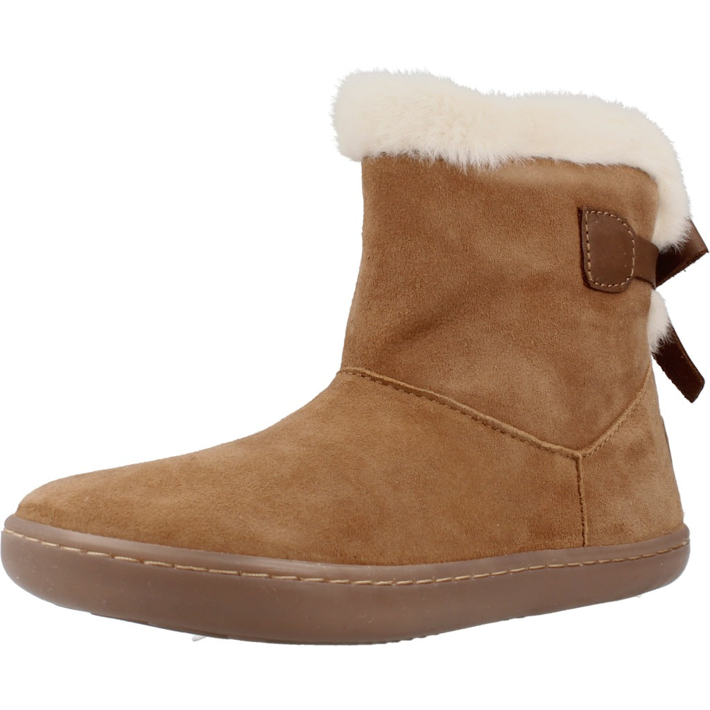 CHETTO BOTIN BAREFOOT DE PIEL CON LAZO en color MARRON CLARO  (1)