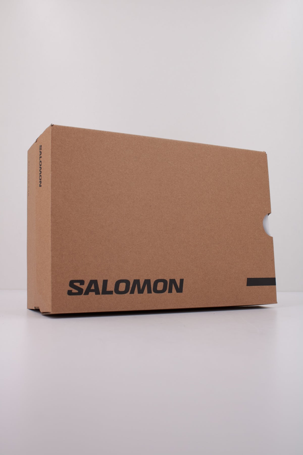 SALOMON BAJO XT  en color NEGRO  (6)