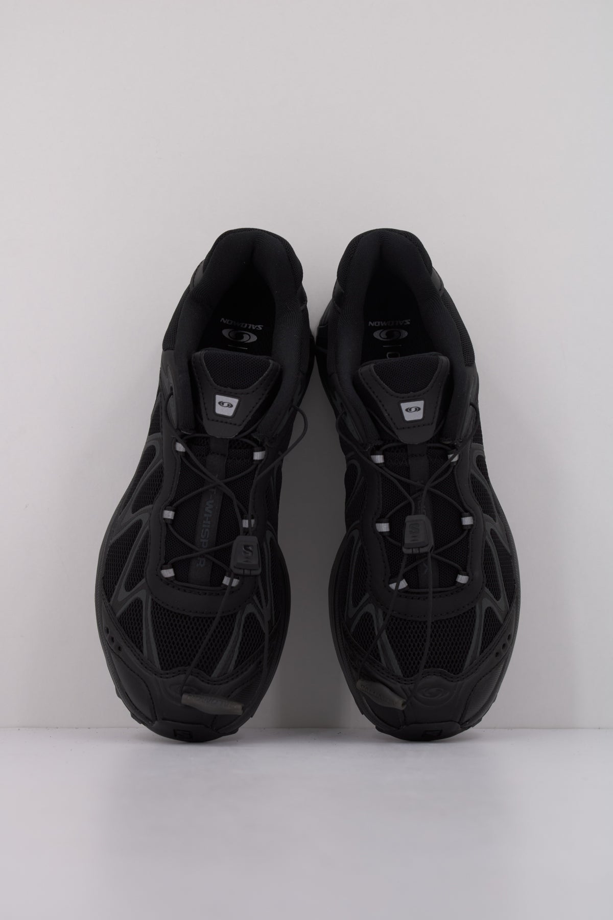 SALOMON BAJO XT WHISPER en color NEGRO  (3)