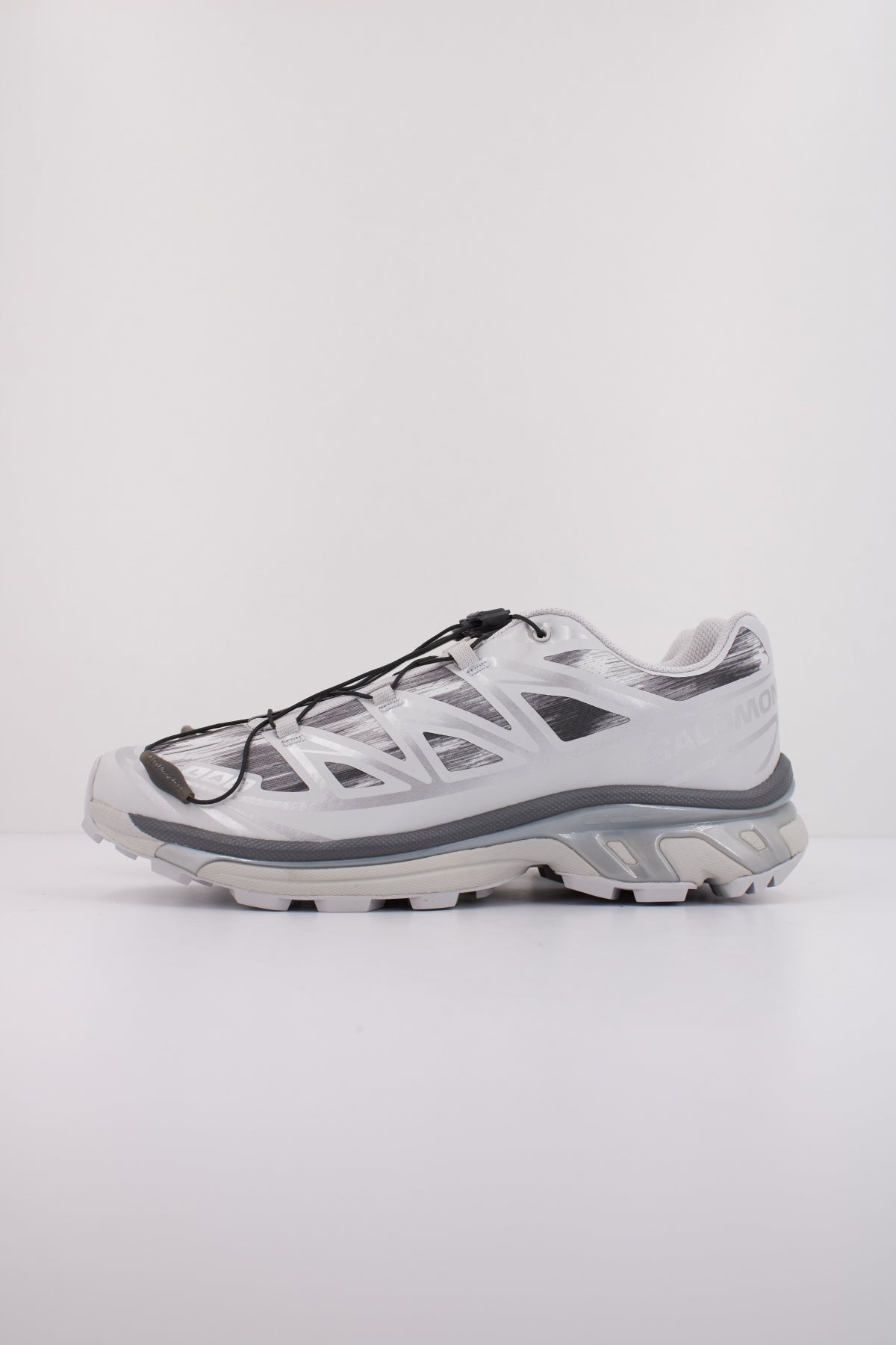 SALOMON  XT  CAMO en color GRIS  (1)