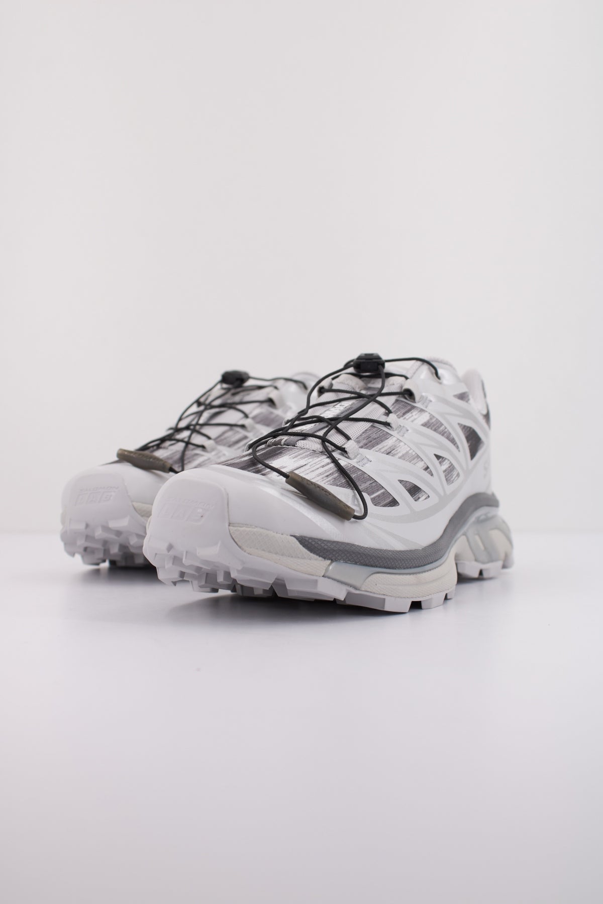 SALOMON  XT  CAMO en color GRIS  (2)