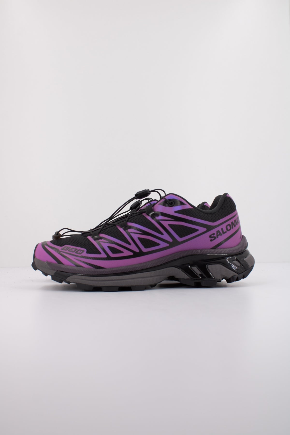 SALOMON XT  IRIDESCENT en color NEGRO  (1)