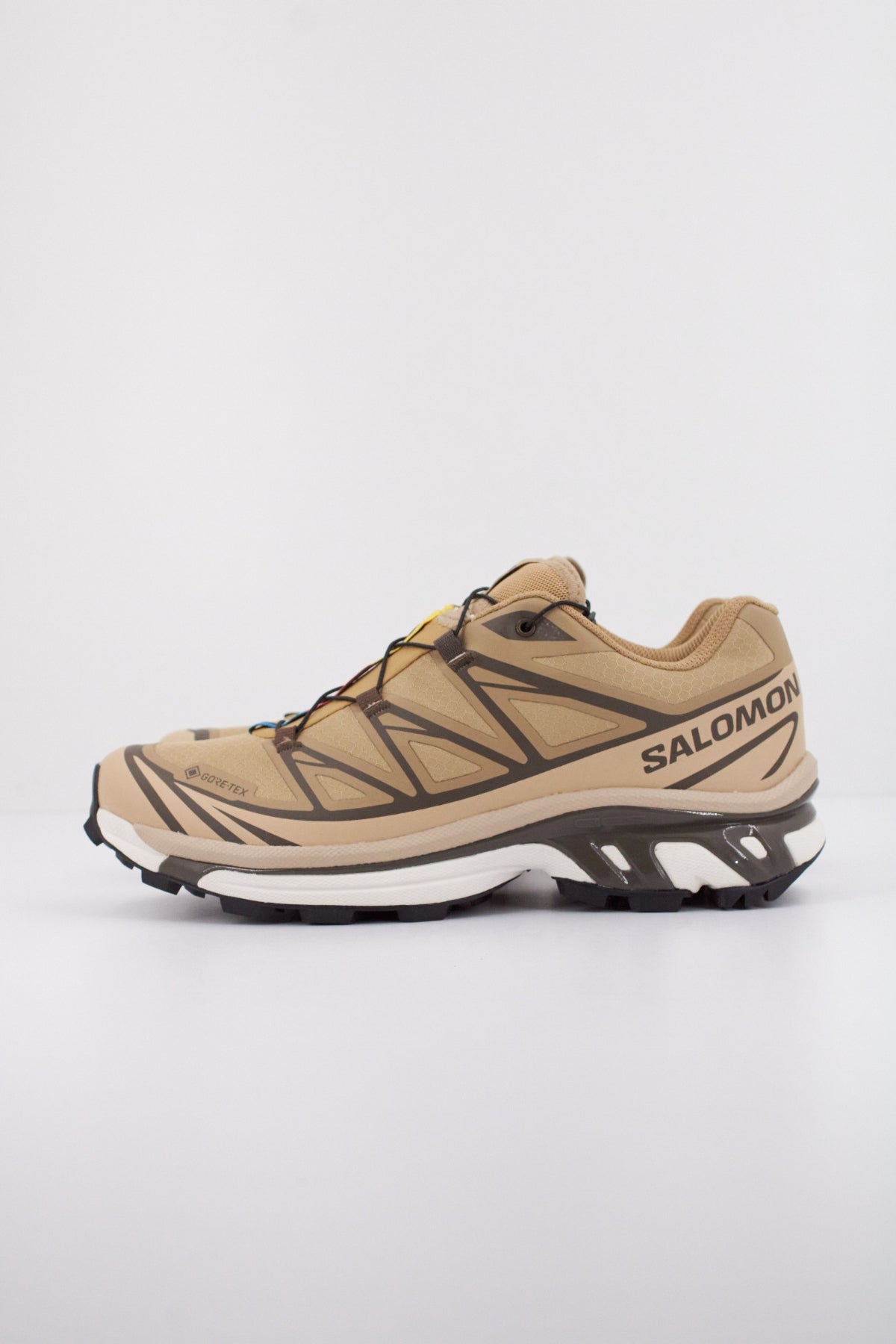 SALOMON BAJO XT  GTX en color MARRON  (1)