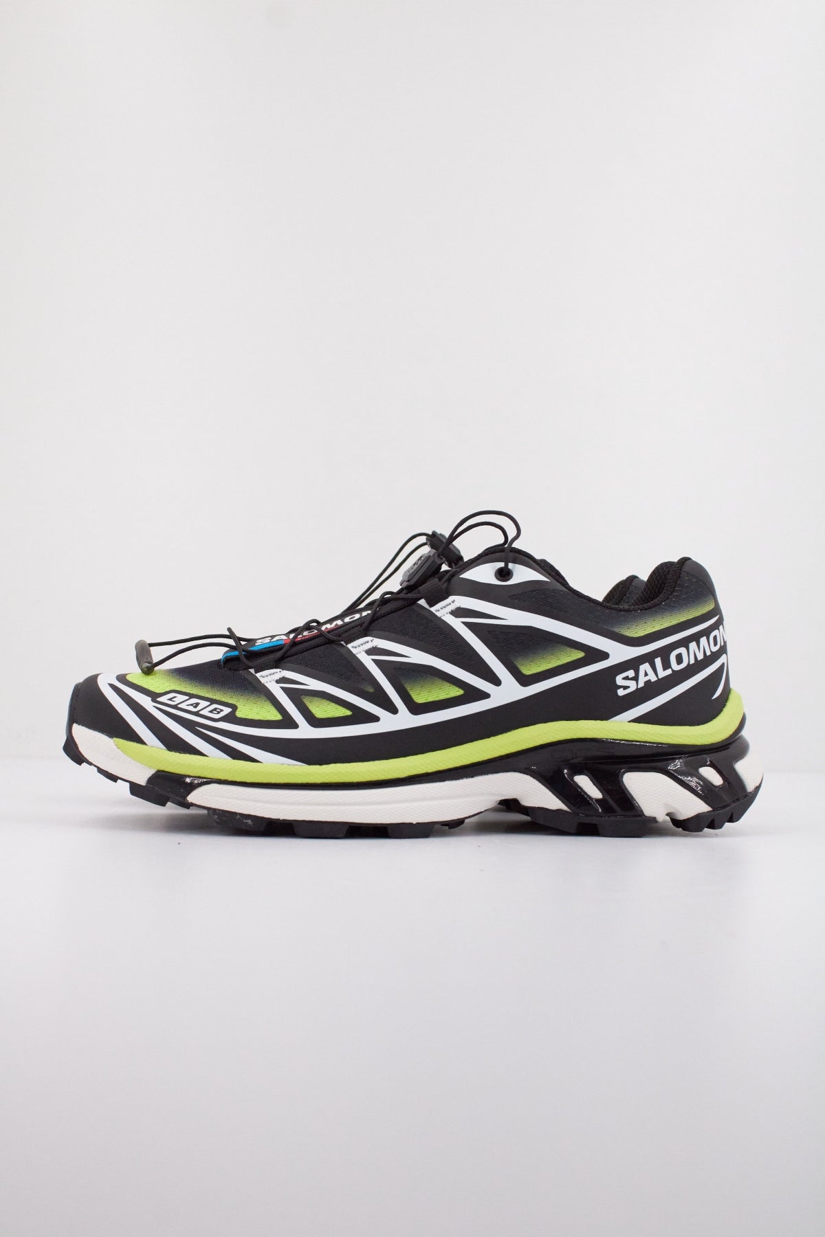 SALOMON BAJO XT  SKYLINE en color NEGRO  (1)