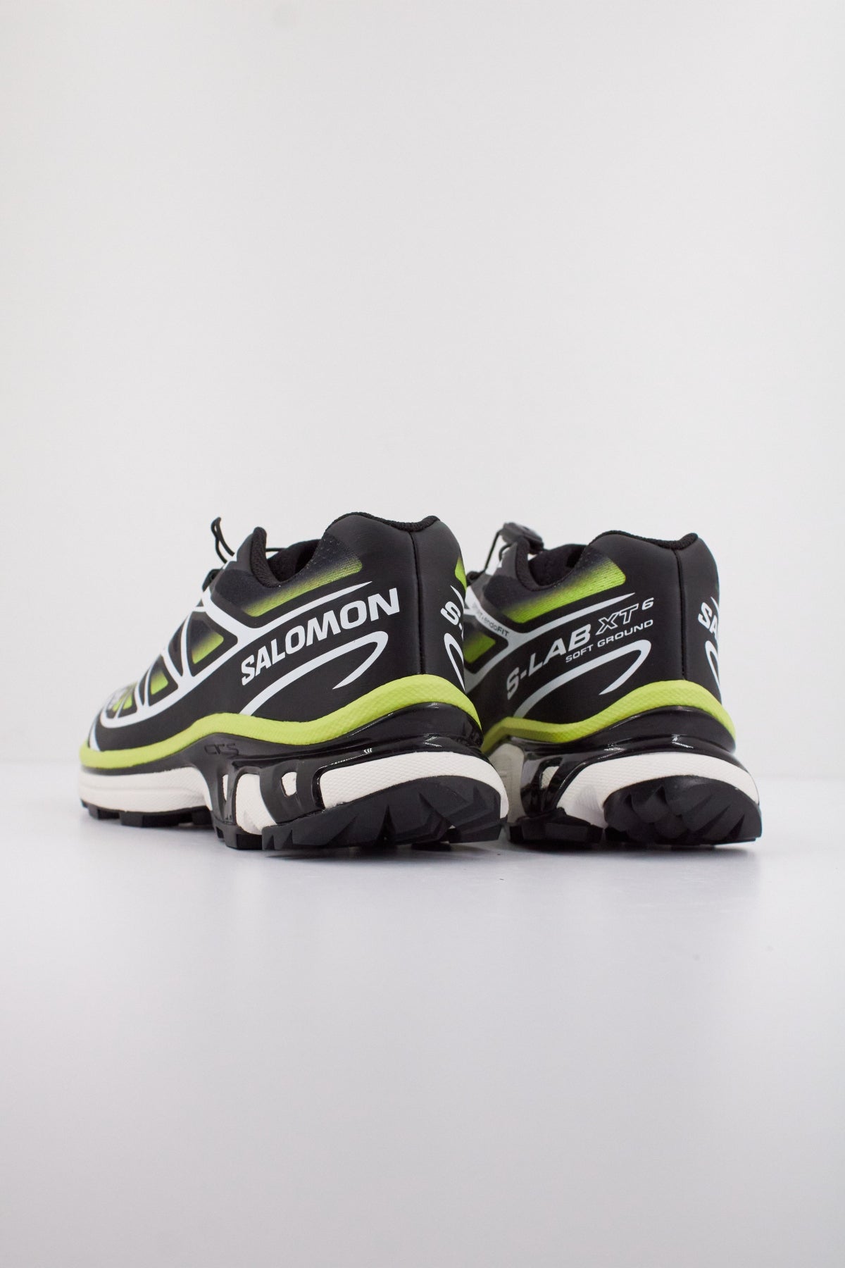 SALOMON BAJO XT  SKYLINE en color NEGRO  (4)