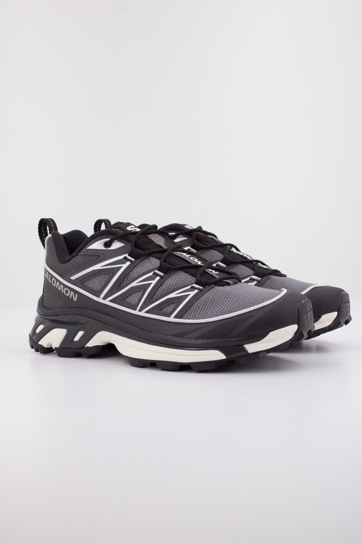 SALOMON XT  EXPANSE en color GRIS  (2)