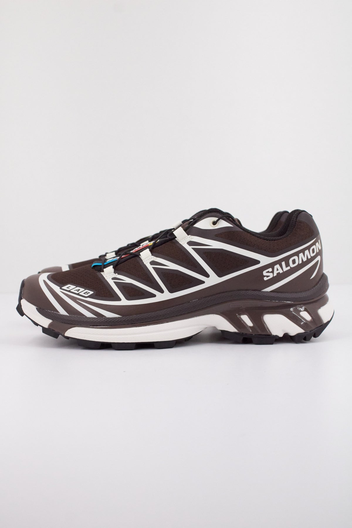SALOMON XT  en color MARRON  (1)