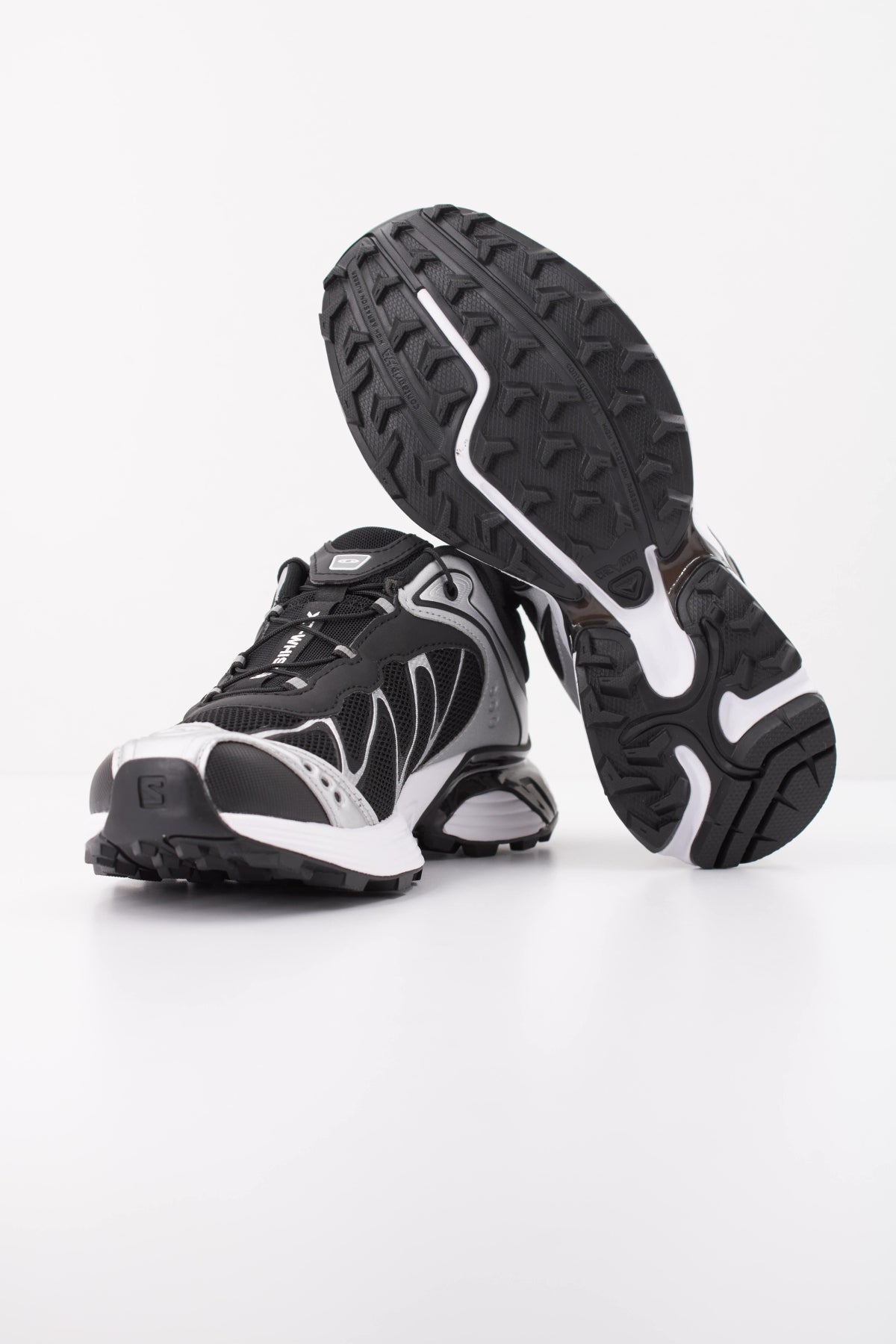 SALOMON XT WHISPER en color NEGRO  (5)
