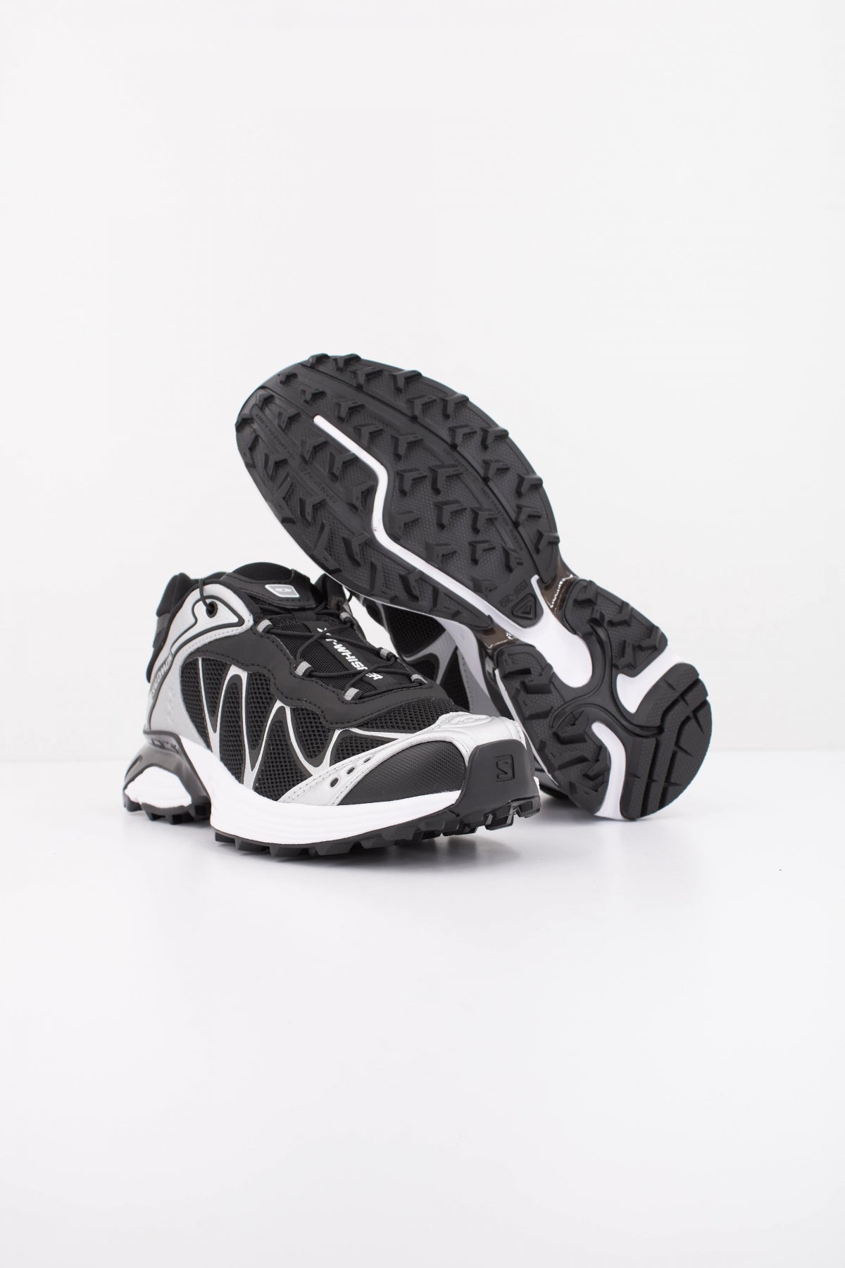 SALOMON XT WHISPER en color NEGRO  (5)