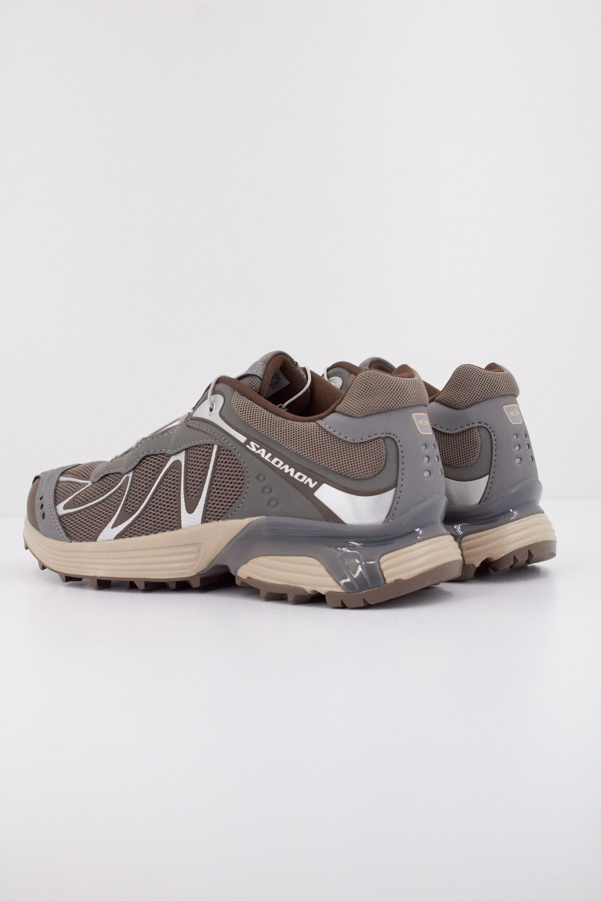 SALOMON XT WHISPER en color GRIS  (4)