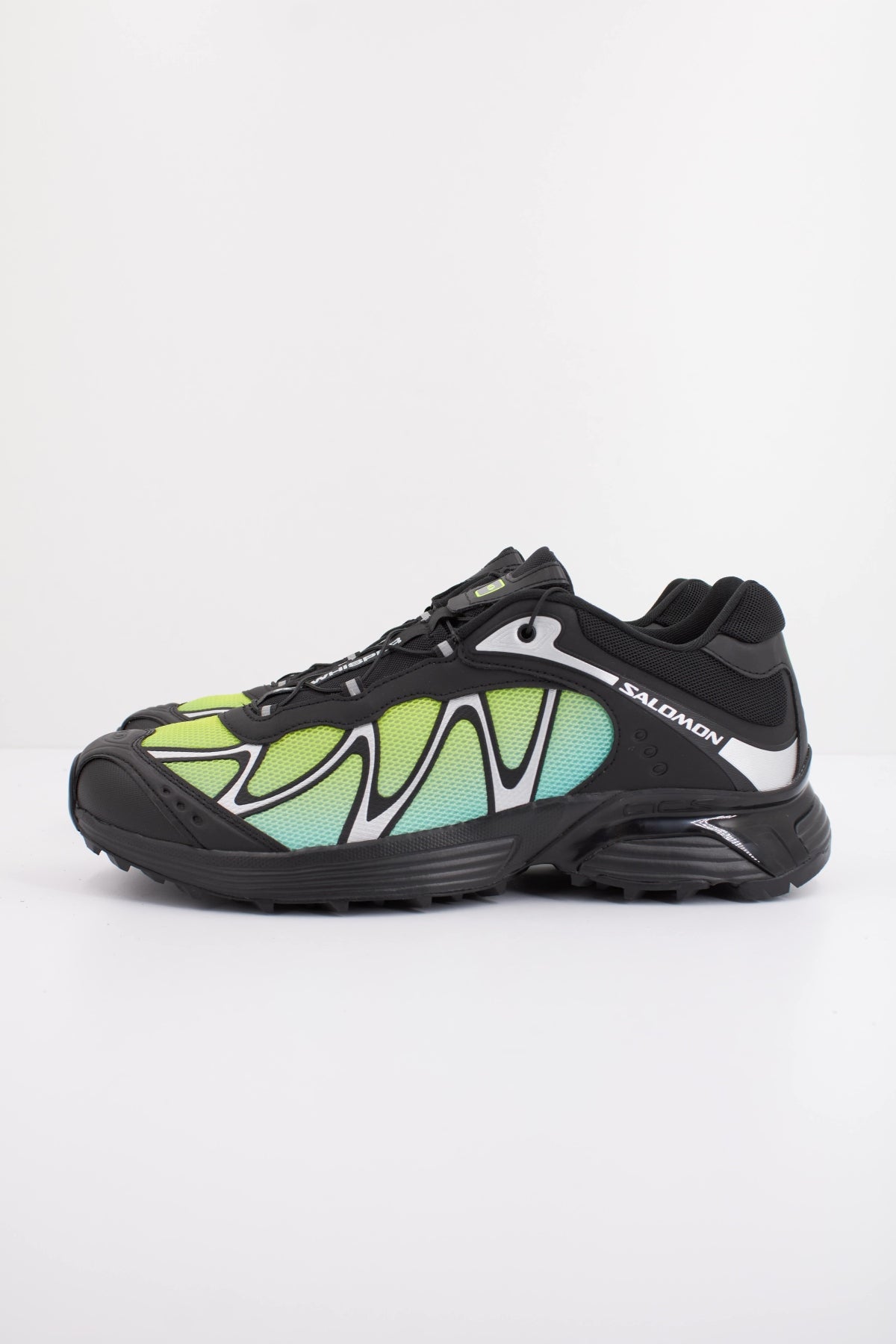SALOMON XT WHISPER en color NEGRO  (1)