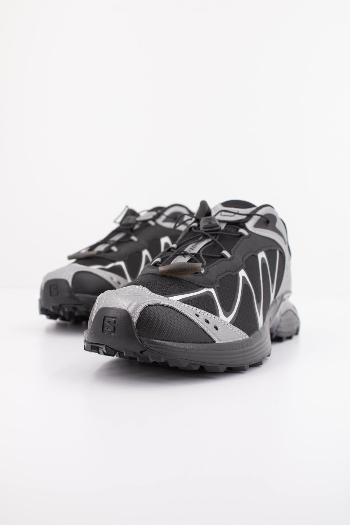 SALOMON XT WHISPER en color NEGRO  (2)