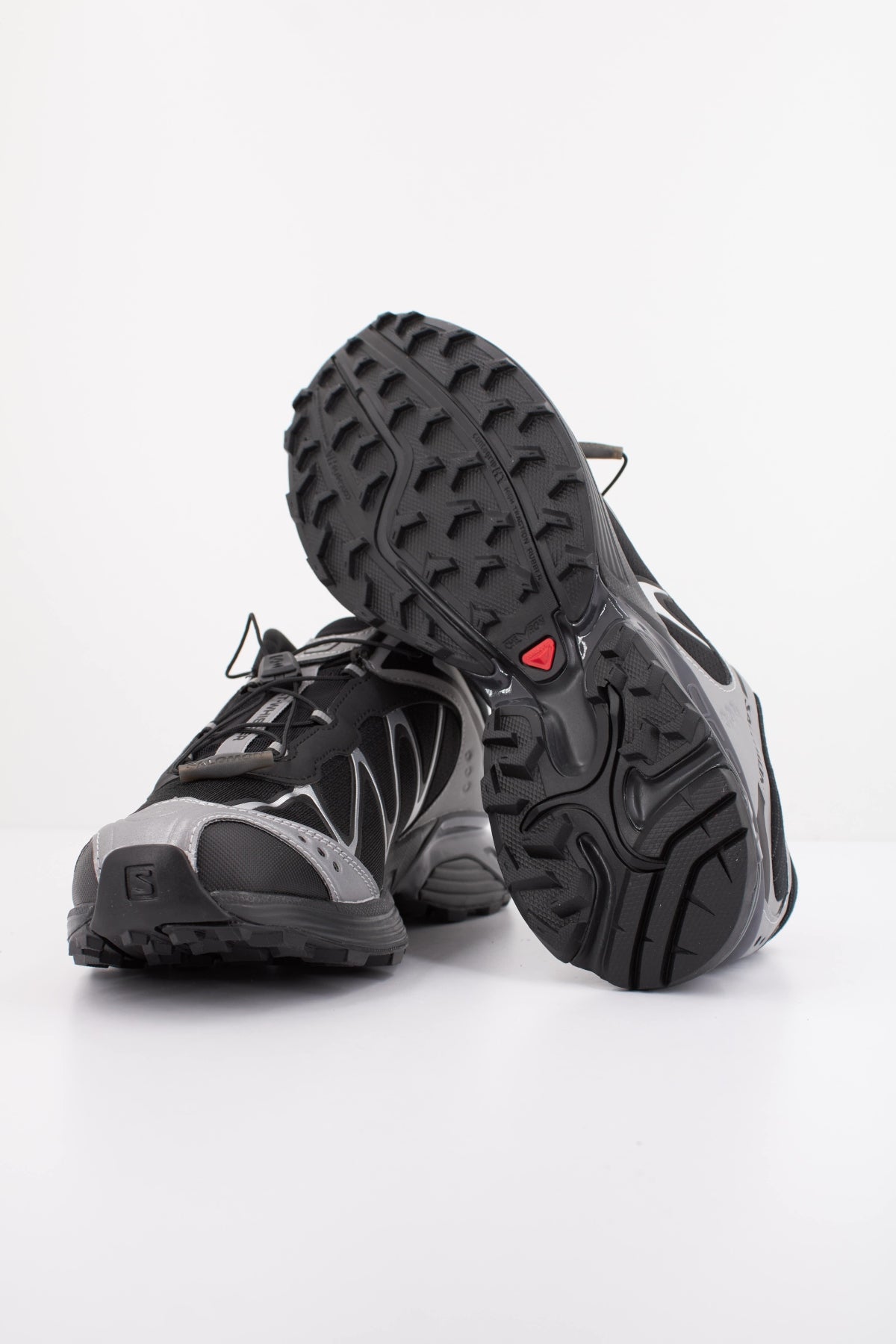 SALOMON XT WHISPER en color NEGRO  (5)