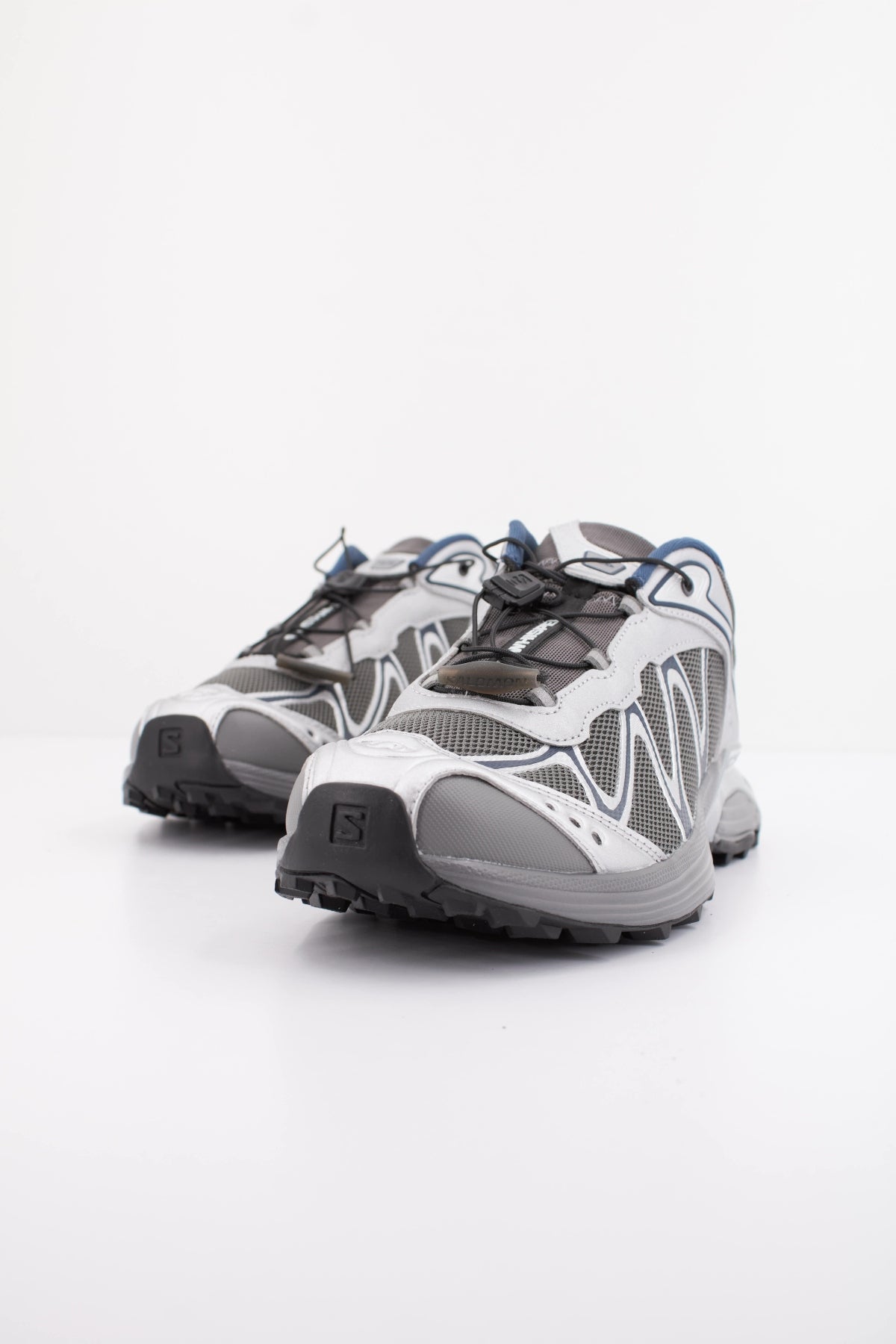 SALOMON XT WHISPER en color GRIS  (2)