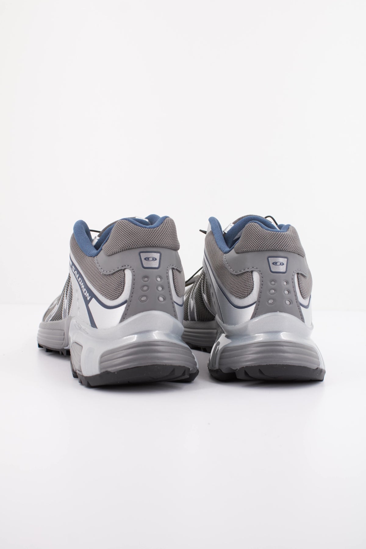 SALOMON XT WHISPER en color GRIS  (4)
