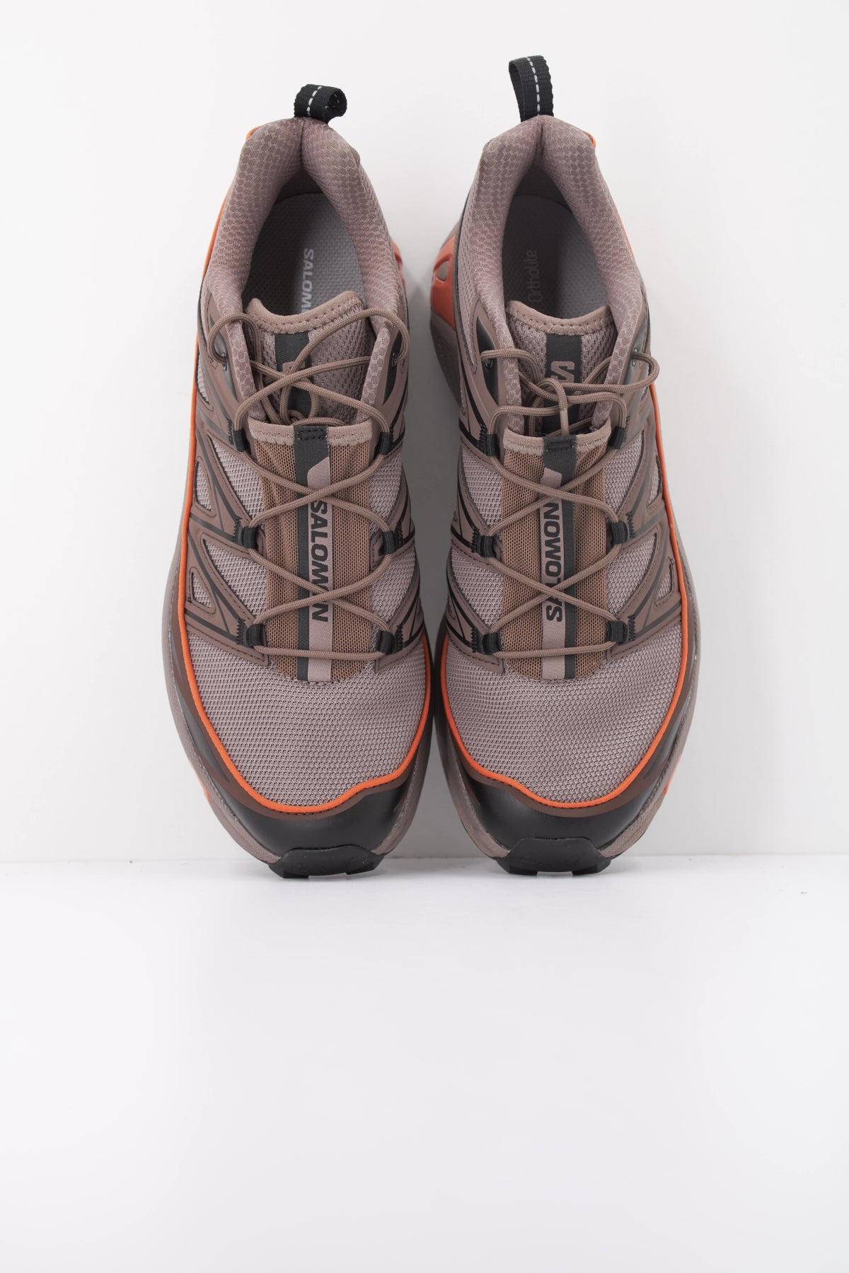 SALOMON DEPORTIVA XT  EXPANSE en color MARRON  (3)