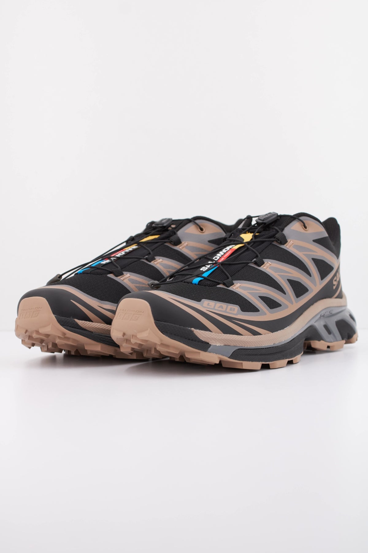 SALOMON XT  en color NEGRO  (2)