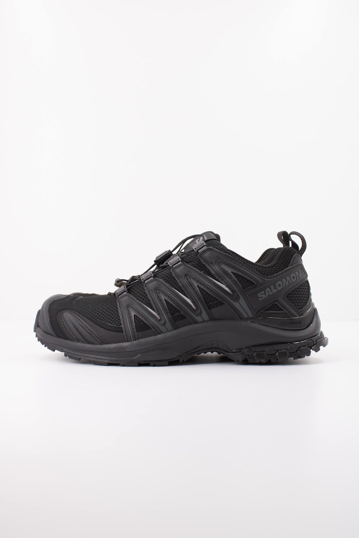 SALOMON XA PRO D en color NEGRO  (1)