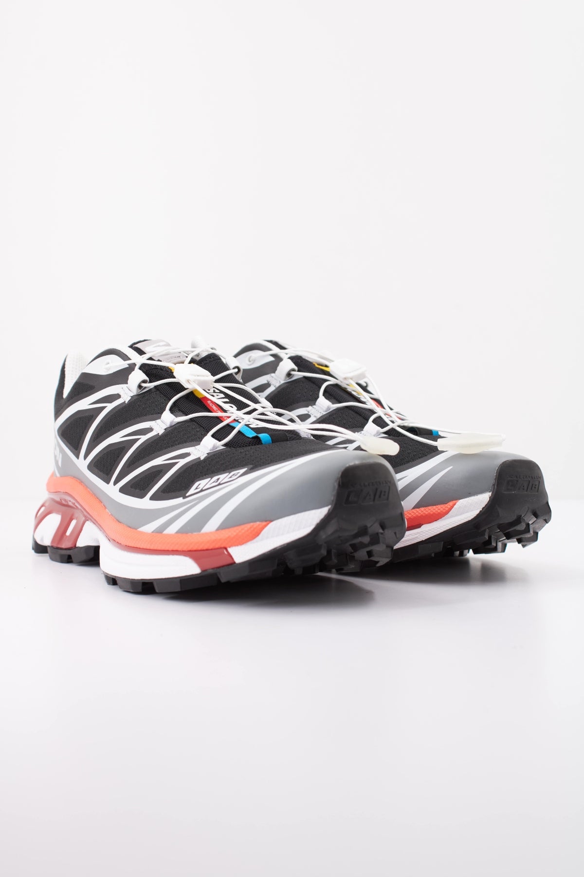 SALOMON XT  en color NEGRO  (2)