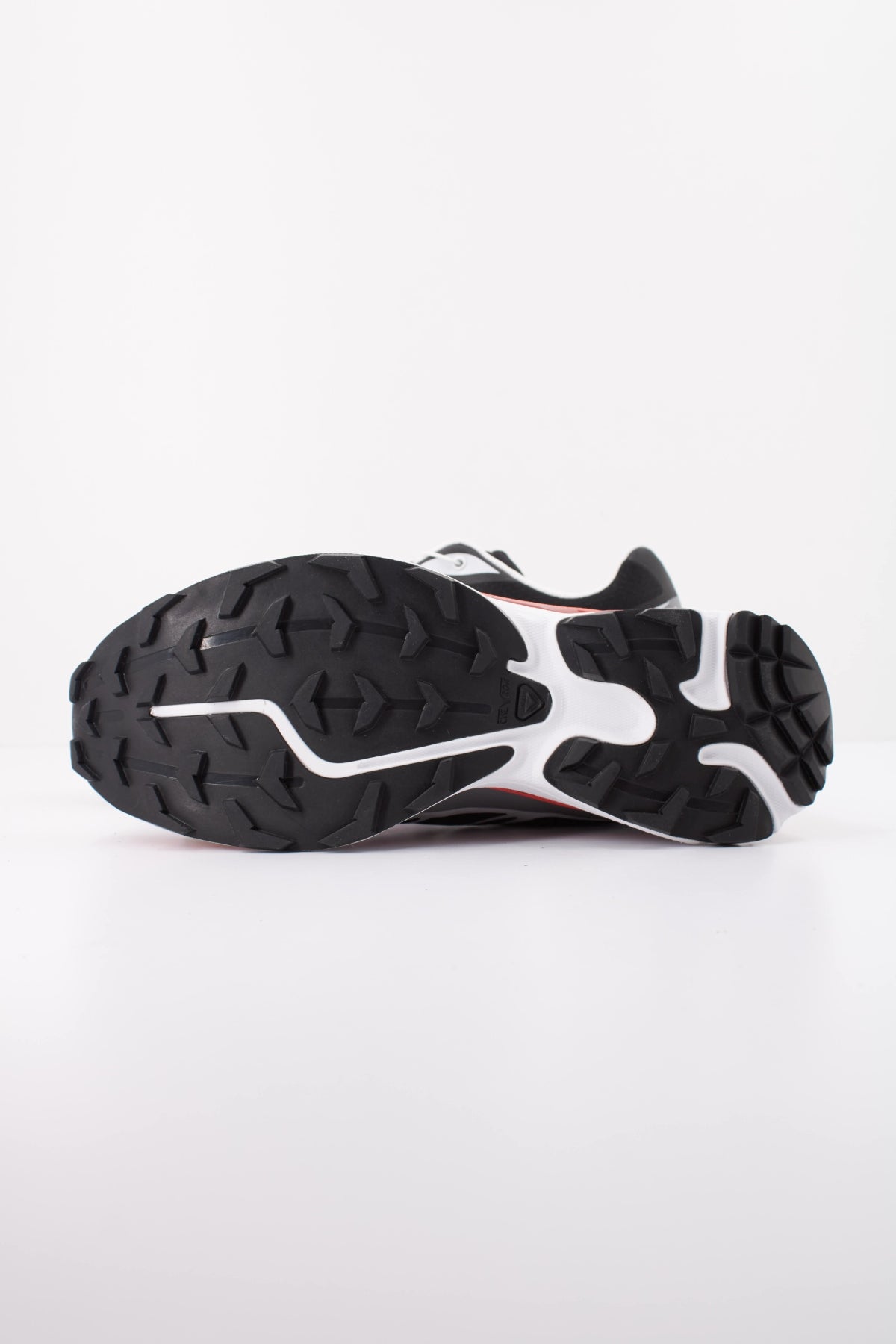 SALOMON XT  en color NEGRO  (5)