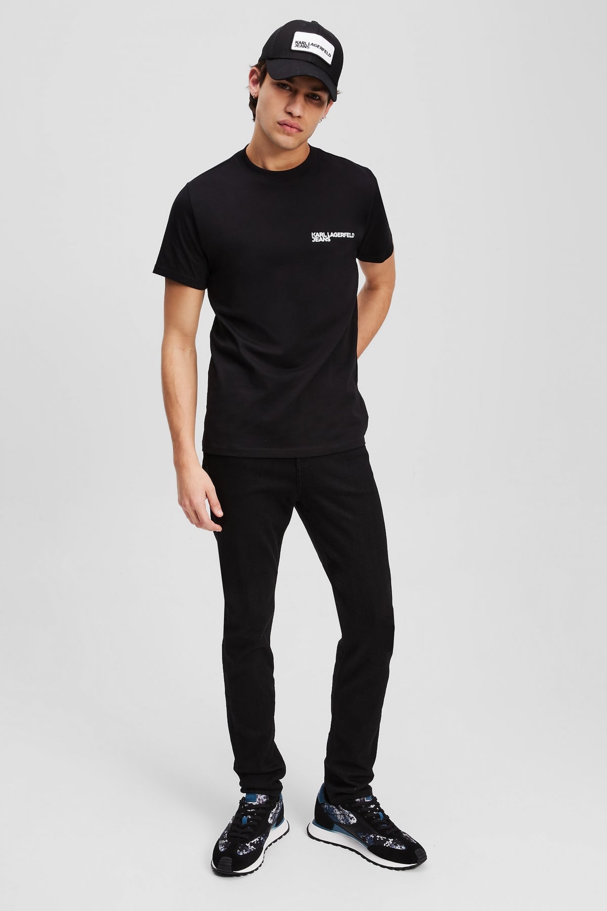 KARL LAGERFELD JEANS KLJ SLIM SS TEE en color NEGRO  (4)
