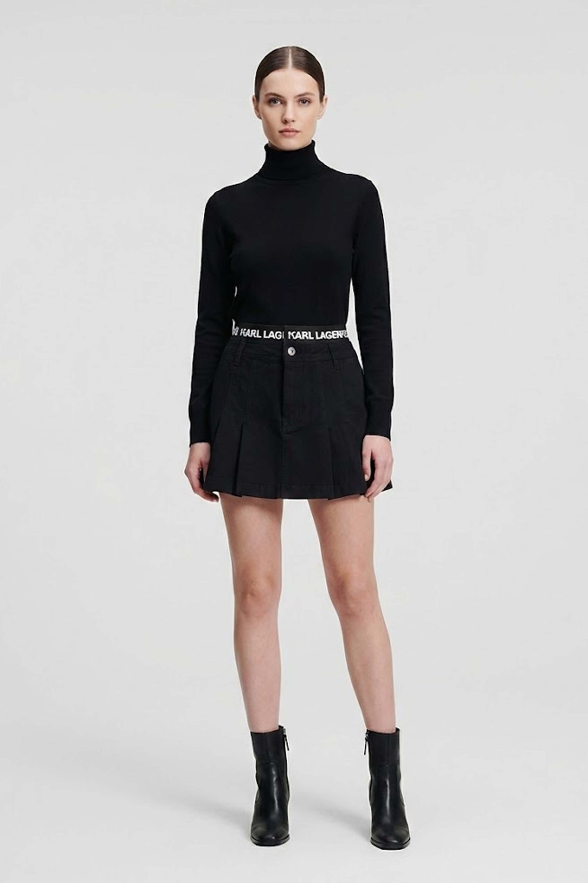 KARL LAGERFELD JEANS PLEATED LOGO SKIRT en color NEGRO  (1)