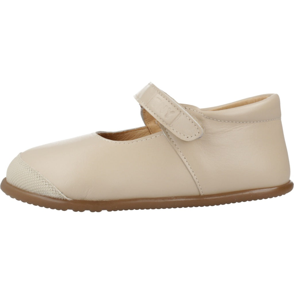 TINNY SHOES ATENEA  en color MARRON  (2)