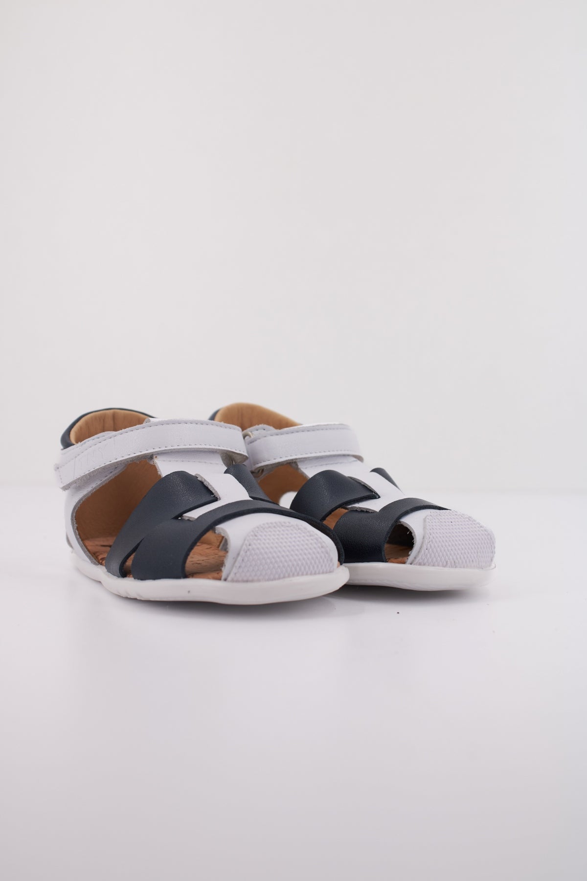 TINNY SHOES TRITON  en color BLANCO  (2)