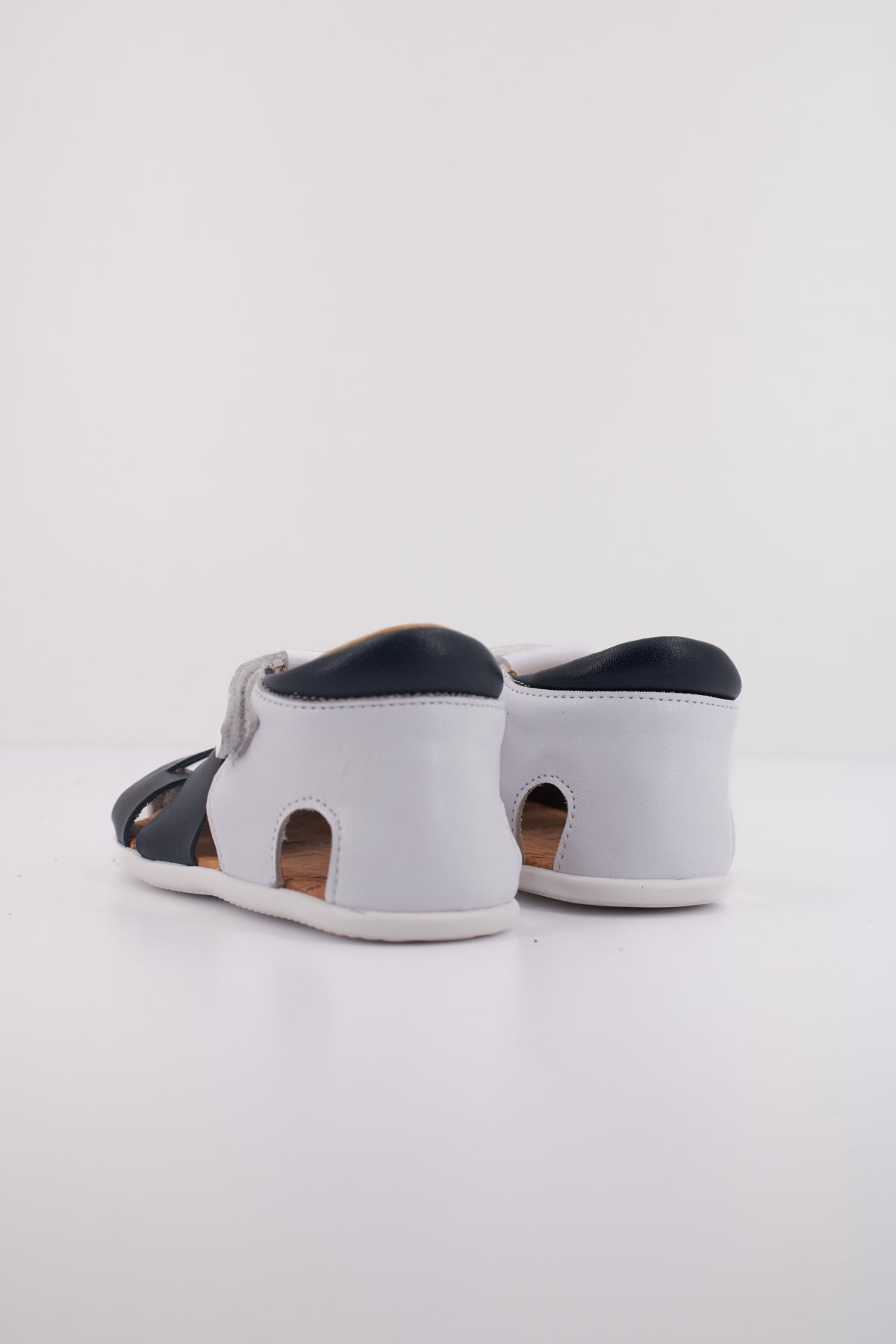 TINNY SHOES TRITON  en color BLANCO  (4)