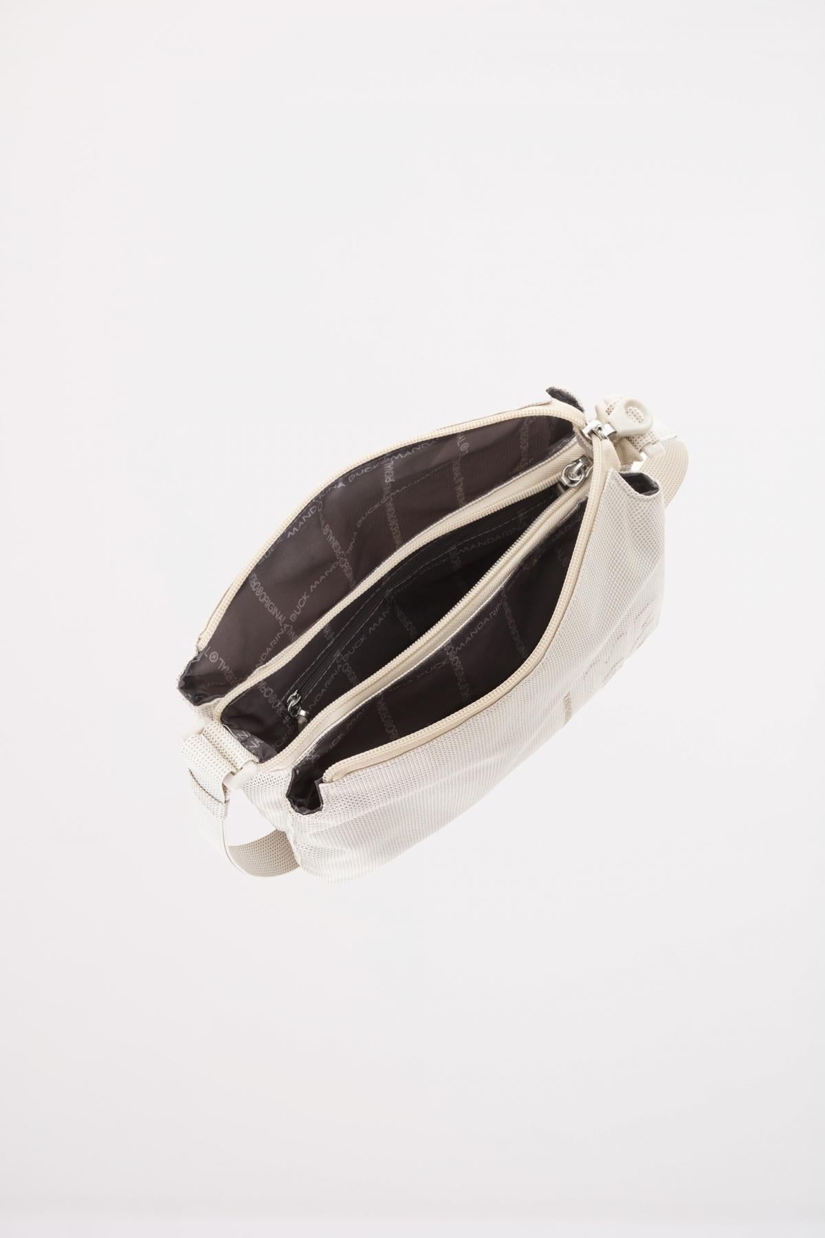 MANDARINA DUCK MD POCHETTE en color BEIS  (4)