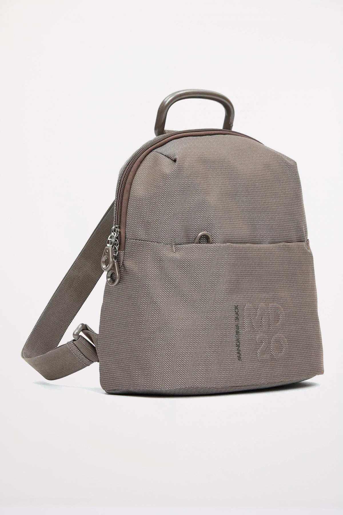 MANDARINA DUCK MD BACKPACK en color NUDE  (2)