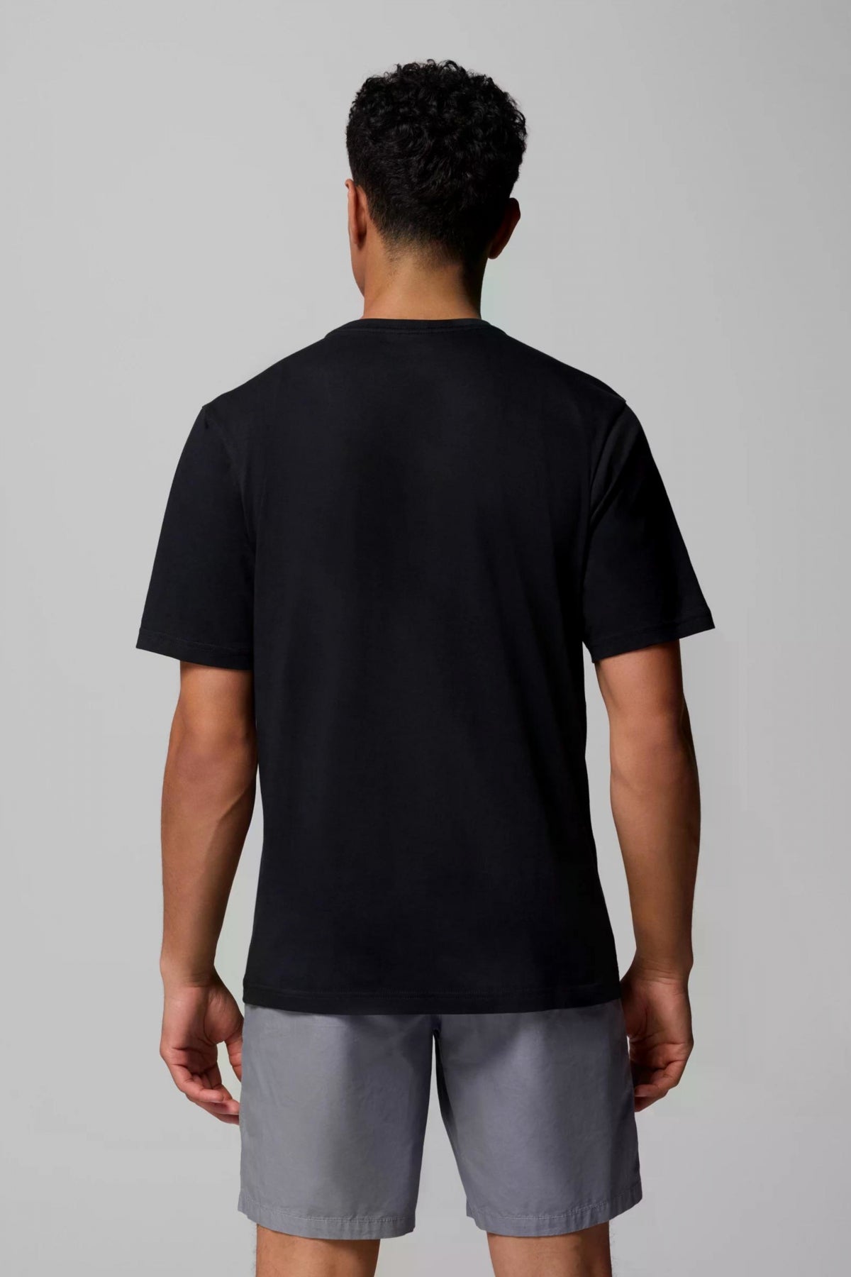 COLUMBIA CSC BASIC LOGO SHORT SLEE en color NEGRO  (2)