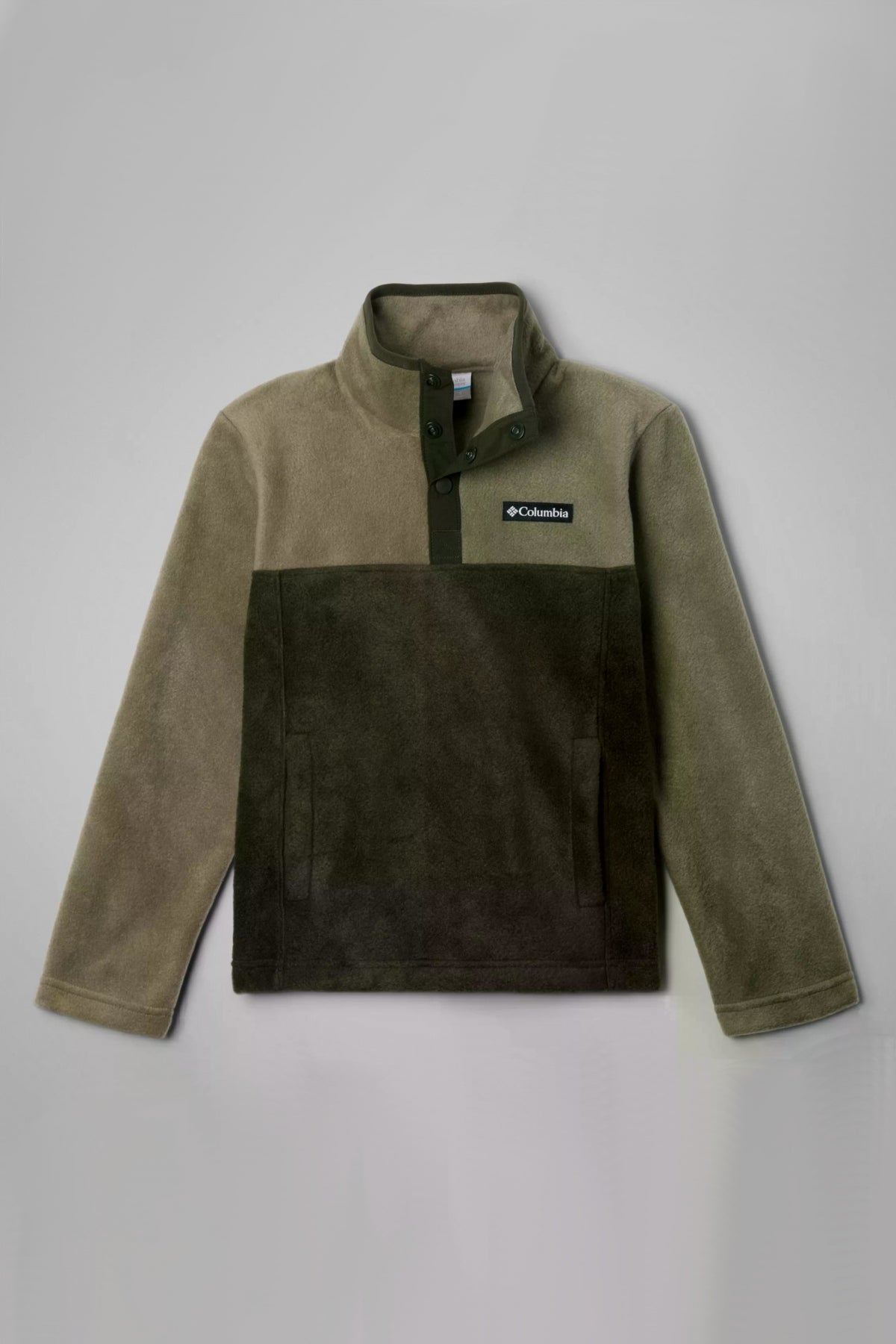 COLUMBIA STEENS MTN II - SNAP FL en color VERDE  (1)