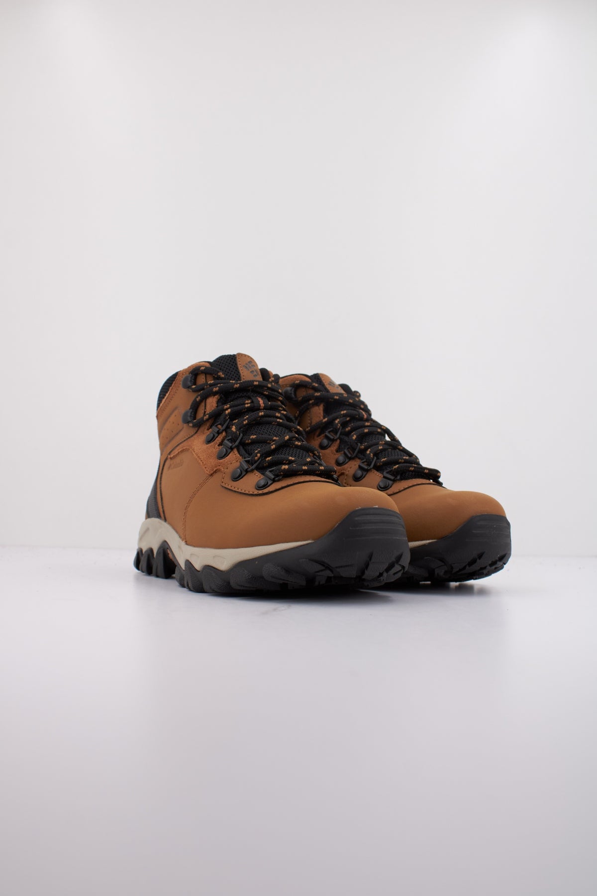 COLUMBIA  NEWTON RIDGE PLUS II WATE  en color MARRON  (2)