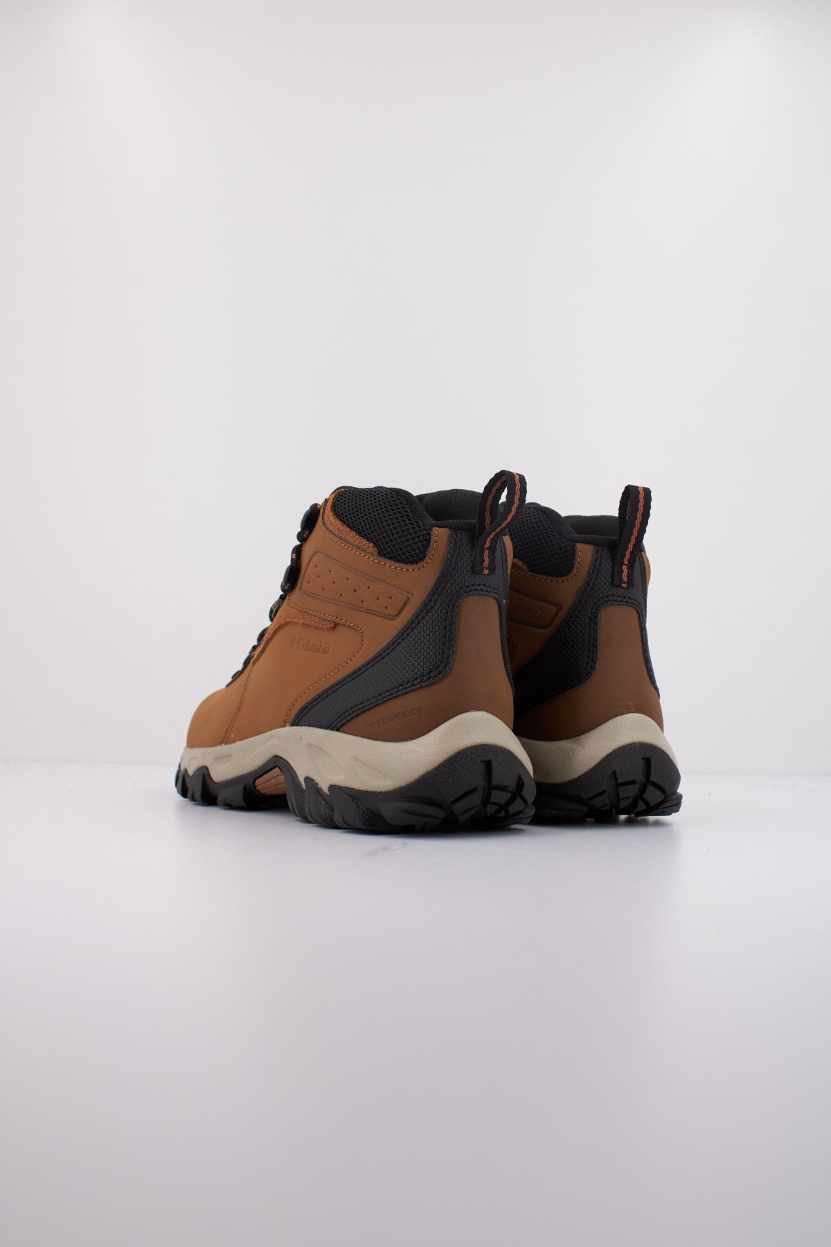 COLUMBIA  NEWTON RIDGE PLUS II WATE  en color MARRON  (4)
