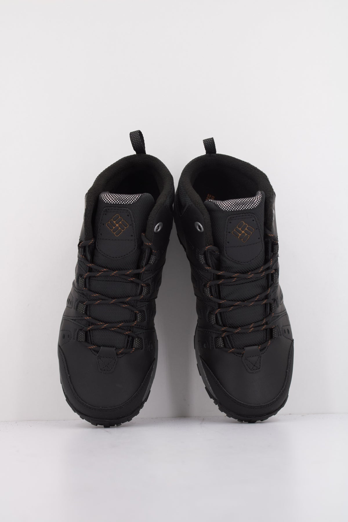 COLUMBIA WOODBURN II CHUKKA WP OMN en color NEGRO  (3)